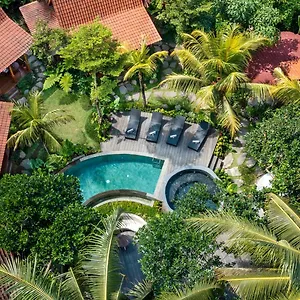  Lodge Berlima Wooden By Pramana